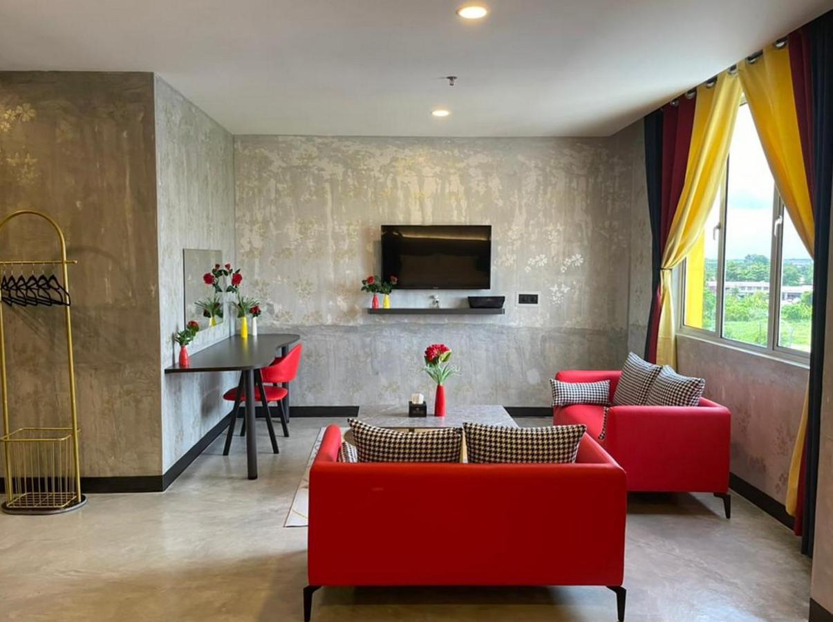 Sri Indar Hotel & Suites Parit Buntar Exterior foto